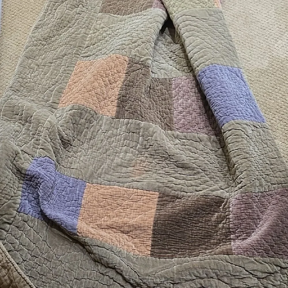 Pottery Barn‎ Patchwork Quilt in Gray, Lavender, and Beige